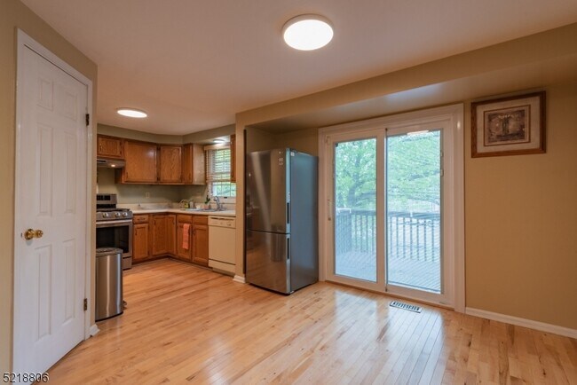 Building Photo - 20 Garden Ave