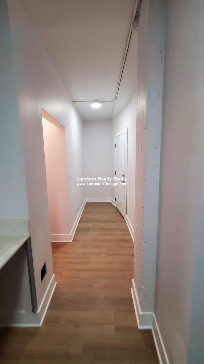 Building Photo - 1347 W Estes Ave