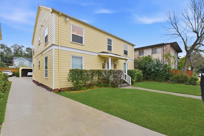 Building Photo - 2513 Shakespeare St