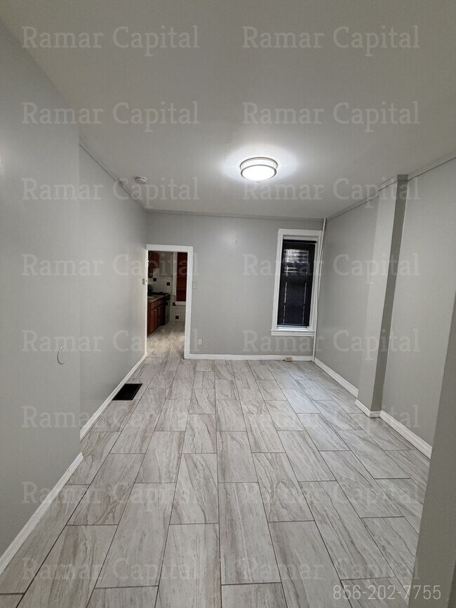 Building Photo - 714 Vine St