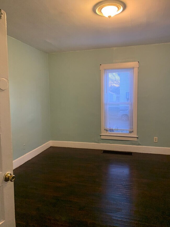 Building Photo - 3bdr single family home for rent!