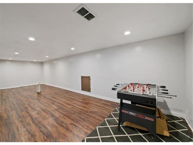 Building Photo - 237 Motel Ave