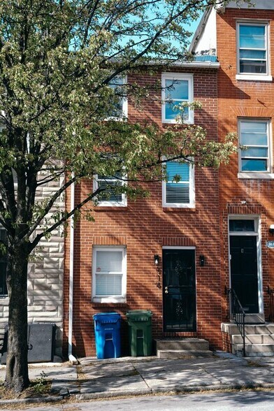 Building Photo - 916 W Lombard St