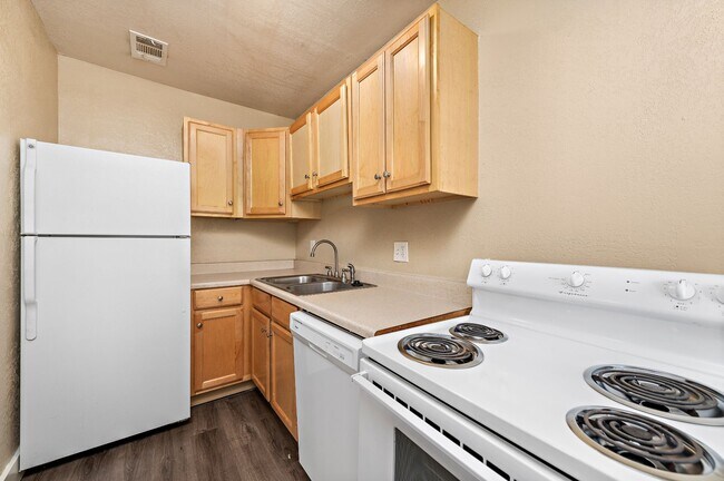 Interior Photo - 901 E 28th Street