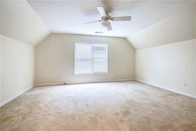 Building Photo - 2232 Woodbriar Dr