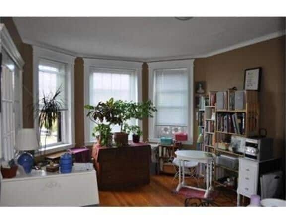 Building Photo - 122 Riverway