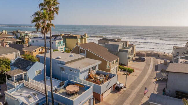 Building Photo - Steps to the Sand available 10/10/25