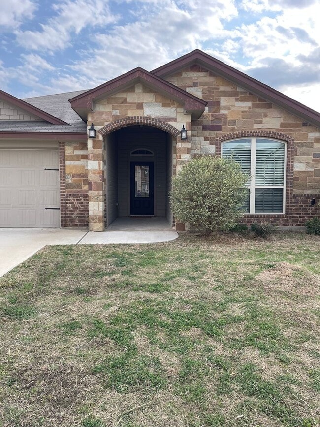 Building Photo - Available Now | Beautiful Single-Story 4 Bed, 2.5 Bath | Covered Patio | Close to Fort Cavazos | ...