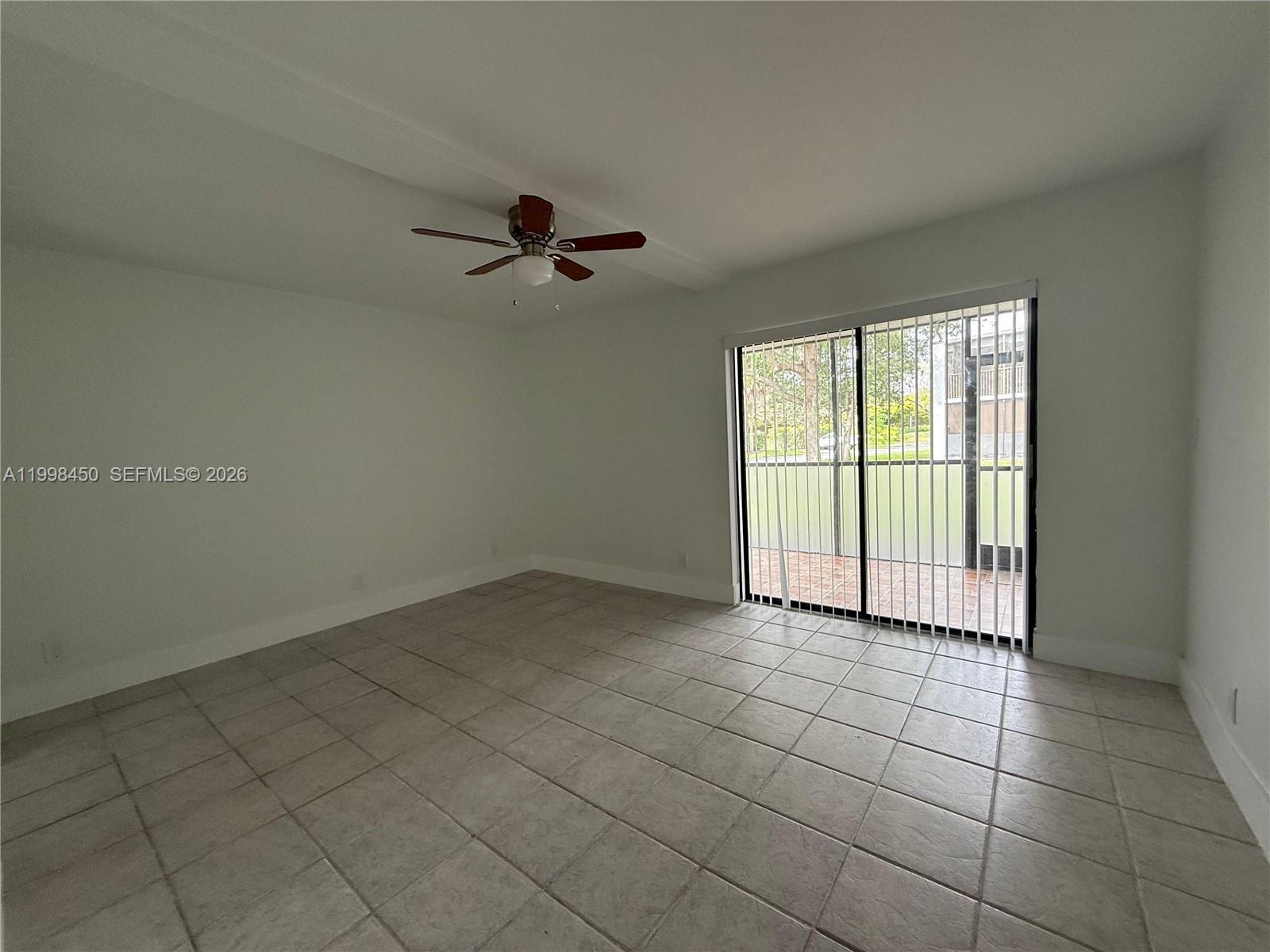 Building Photo - 155 Lakeview Dr