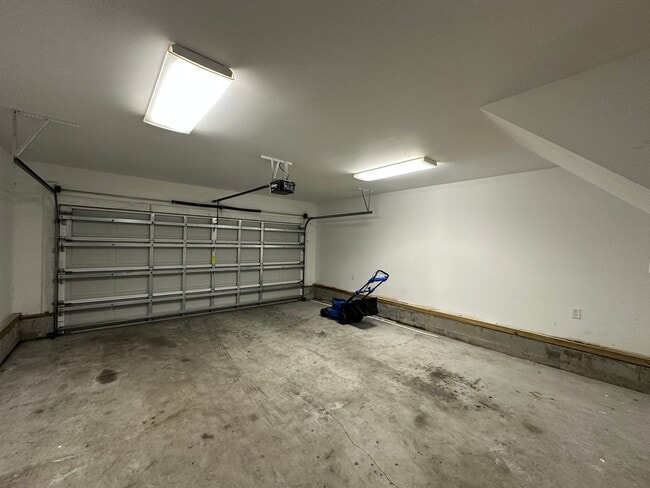 Building Photo - 204 Grandford Pl