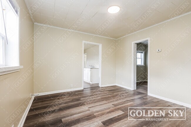 Building Photo - 1711 S Blaine St