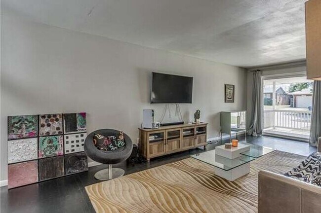 Building Photo - 3 Bed 1.5 Bath 2 Car Garage -Casady Hills ...