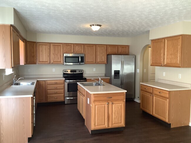 Building Photo - 94 Heathermere Drive