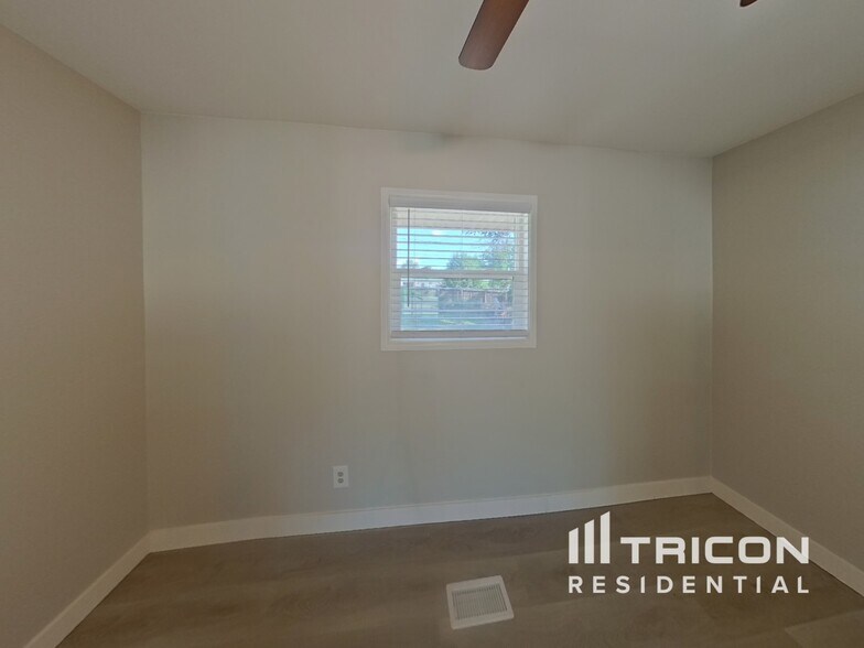 Building Photo - 3002 Hayman Terrace