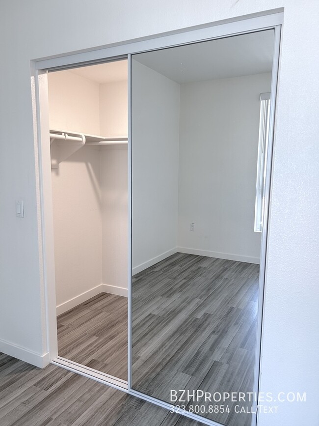 Building Photo - 704 N Alvarado St