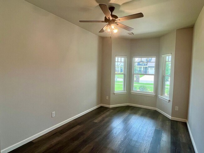 Building Photo - Beautiful 2 Bed 2 Bath!