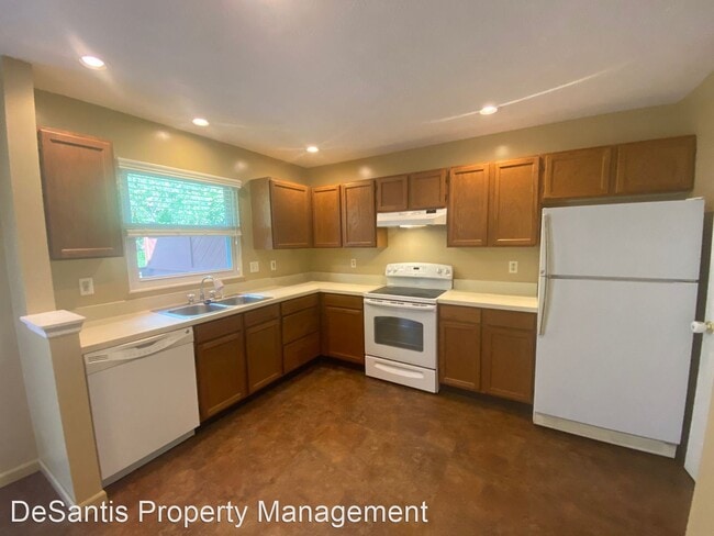 Building Photo - 3 br, 2.5 bath House - 902 Lexington Drive