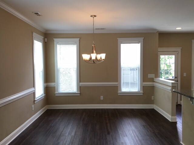Building Photo - 1304 Carol Oaks Dr