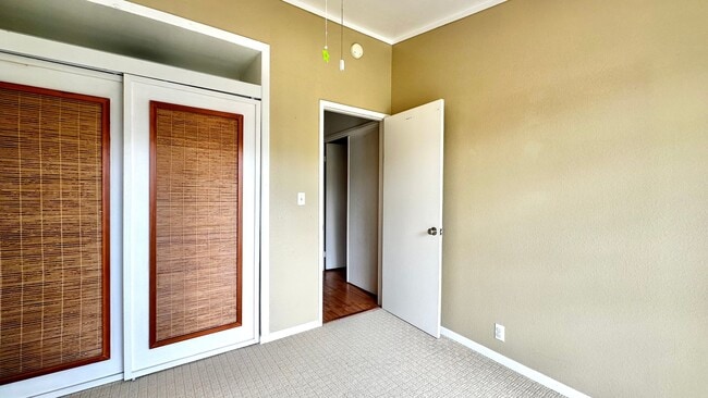 Building Photo - 2 BED/2 BATH/2 PRKG + Washer/Dryer INSIDE ...