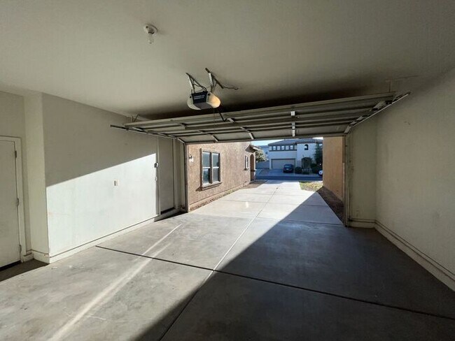 Building Photo - READY TO VIEW NOW! Recently Painted Interi...