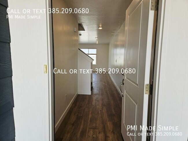 Building Photo - 866 E Sand Dollar Wy