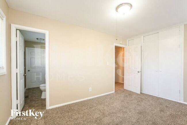 Building Photo - 8209 E 37th Pl