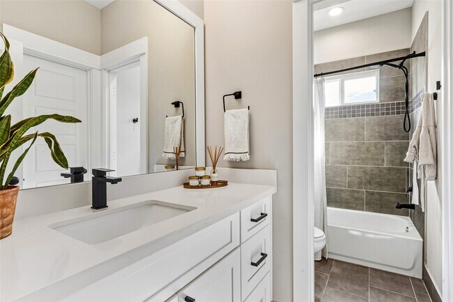 Building Photo - 5202 Pinemont Creek Ln