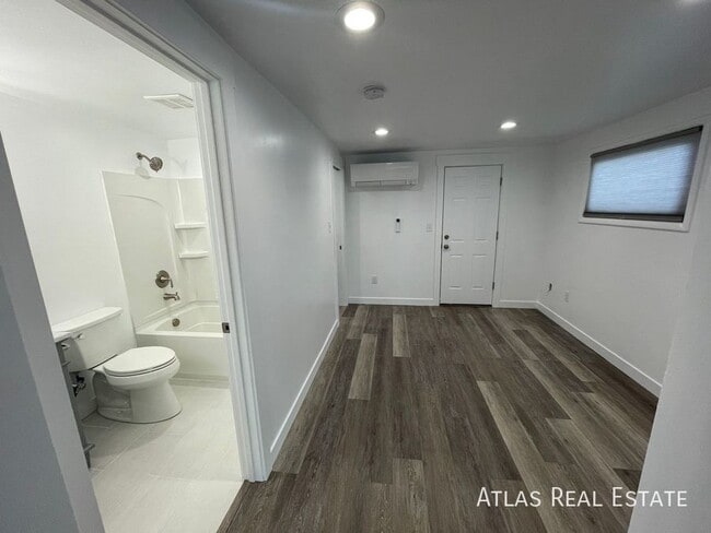 Building Photo - 6915 Brookhill Dr E