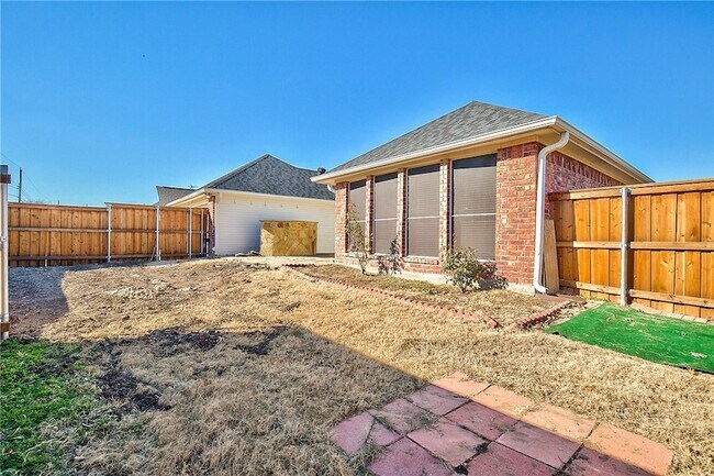 Building Photo - 4424 Maple Shade Ave