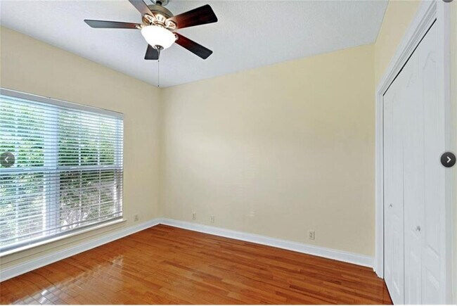 Building Photo - 105 Shadow Wood Bend