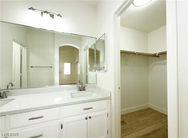 Building Photo - 1738 Navarre Ln