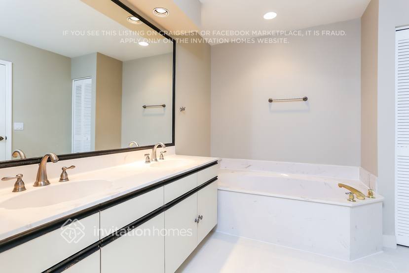 Building Photo - 21311 Sawmill Ct