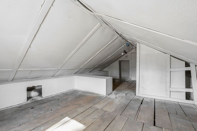 Building Photo - COMING SOON! Stylish 2BR with Modern Upgrades