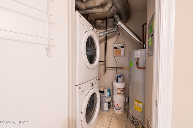 Building Photo - 157 Tulip Ln