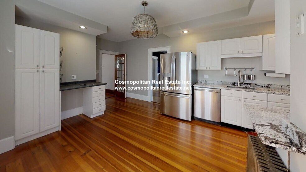 Primary Photo - 104 Emerald St