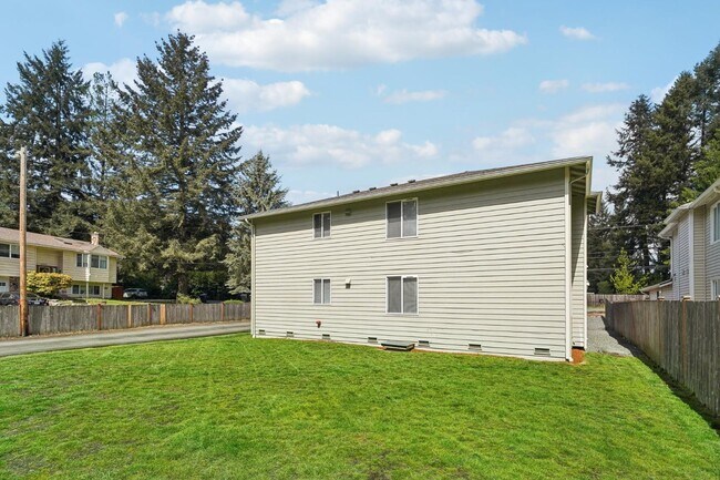 Building Photo - 13411 Meadow Rd