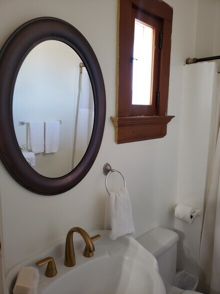 Serenity Room $1400 - 2374 Mission Inn Ave