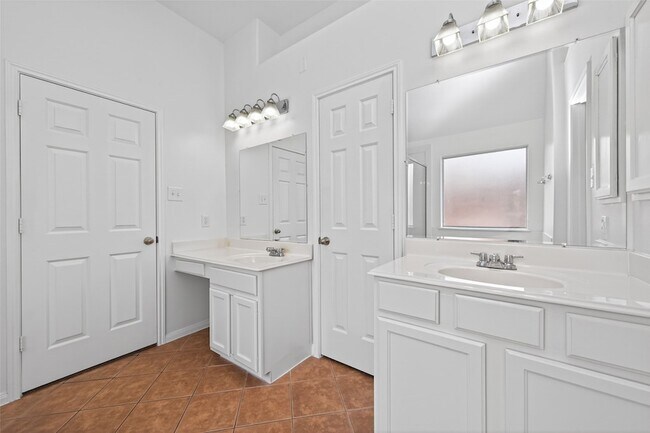 Building Photo - 8703 Silver Lure Dr