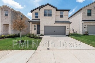 Building Photo - 717 Amenduni Ln