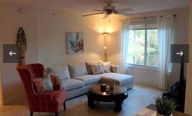 Building Photo - 808 Villa Cir