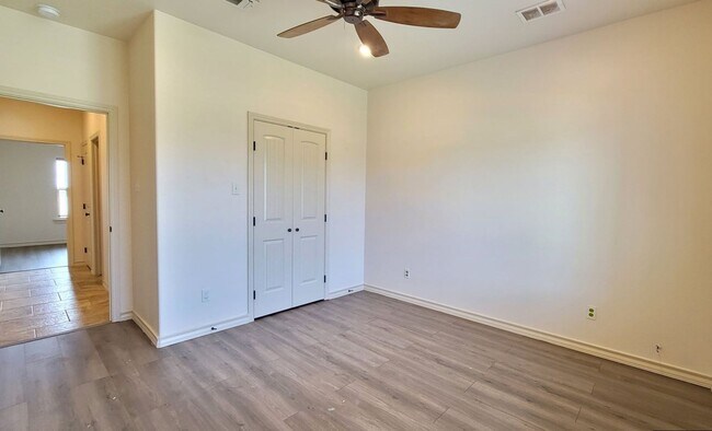 Building Photo - SPACIOUS 3/2/2 HOME CLOSE TO THE MEDICAL DISTRICT AND TEXAS TECH