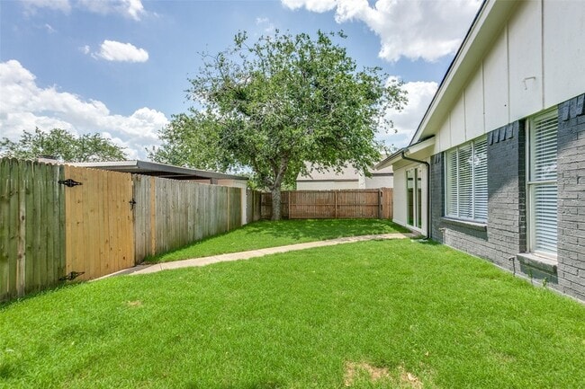 Building Photo - 2126 Trellis Pl
