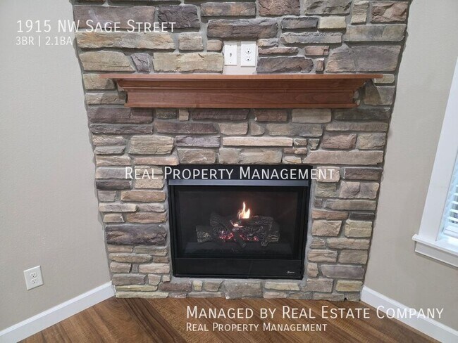 Building Photo - 1915 NW Sage St