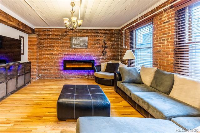 Building Photo - 1940 Blake St