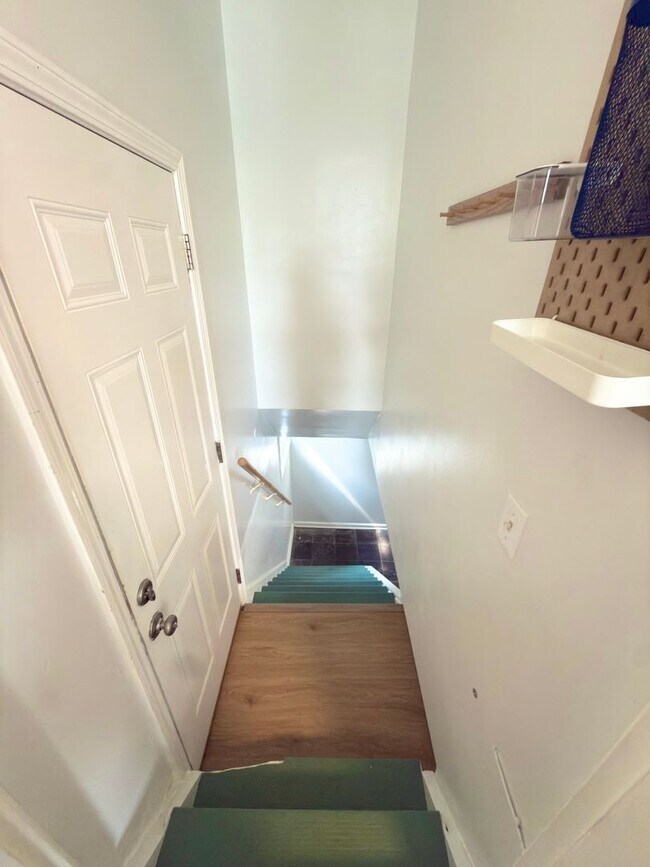 Building Photo - 4525 Ellman Ave