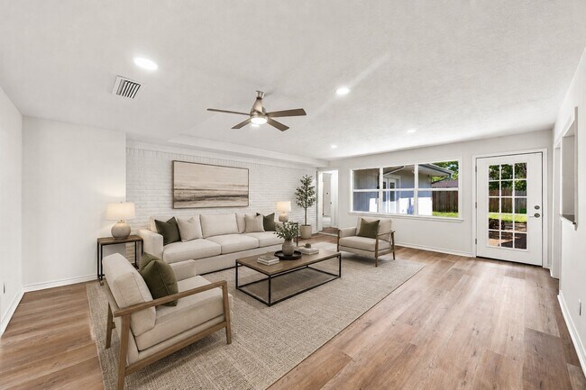 Building Photo - 6215 Queensloch Dr