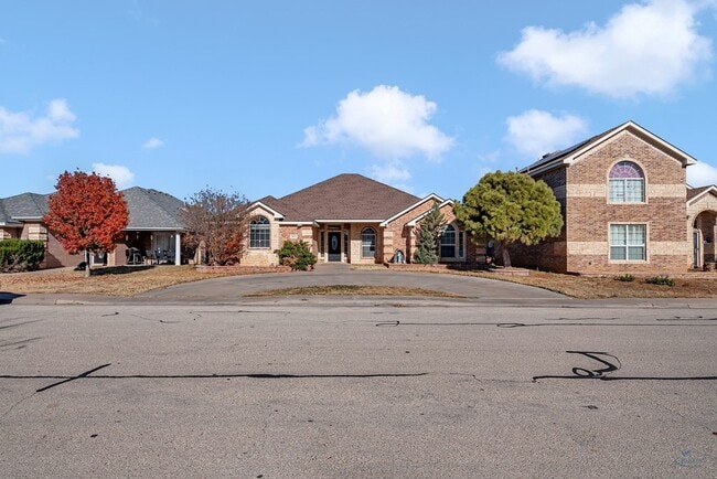 Building Photo - 6915 Robbie Rd