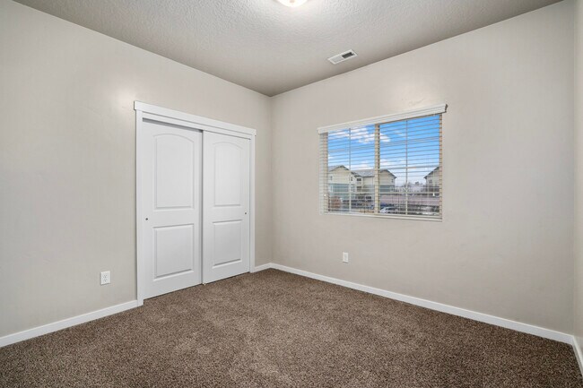 Building Photo - 127 Jordan Ridge Boulevard