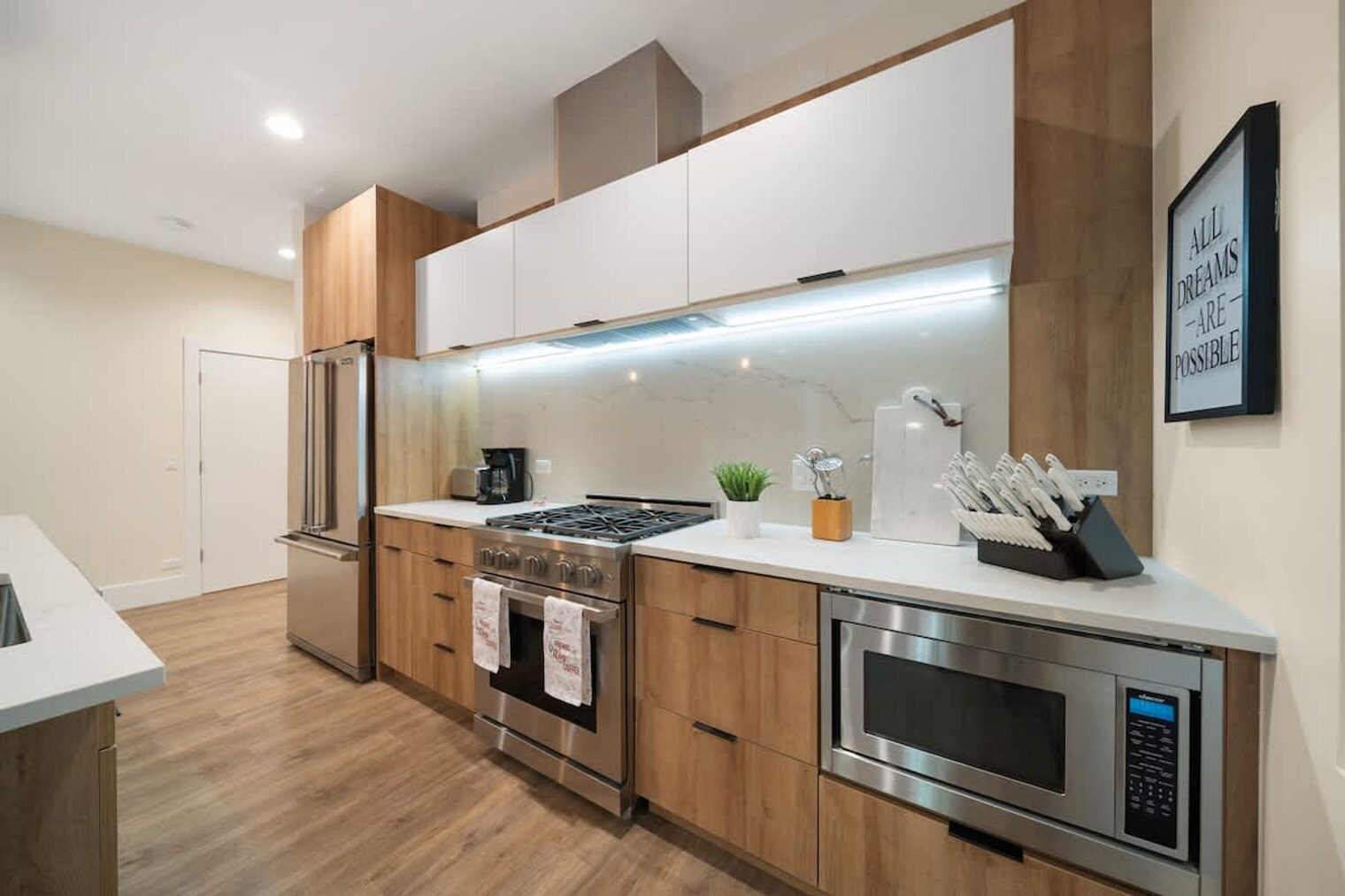 Building Photo - 2110 W Washington Blvd