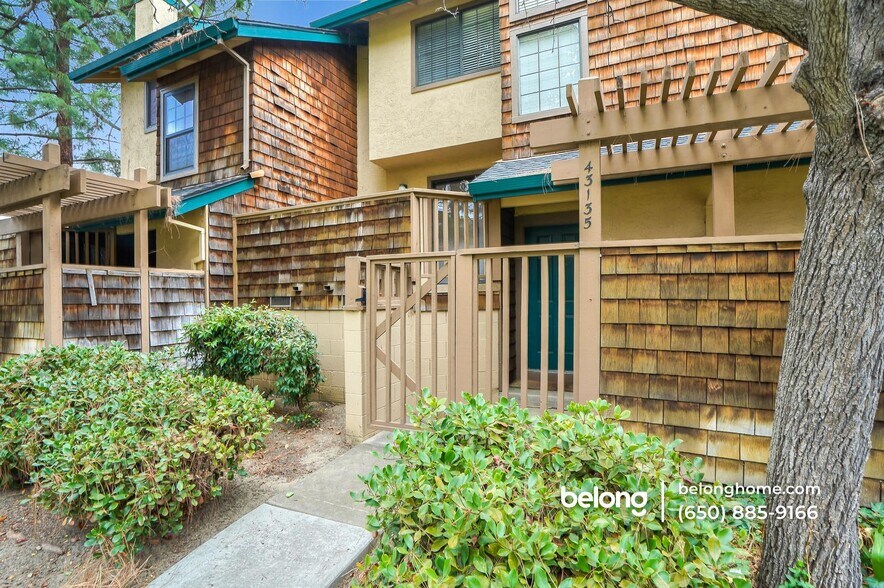 Building Photo - 43135 Mayfair Park Terrace